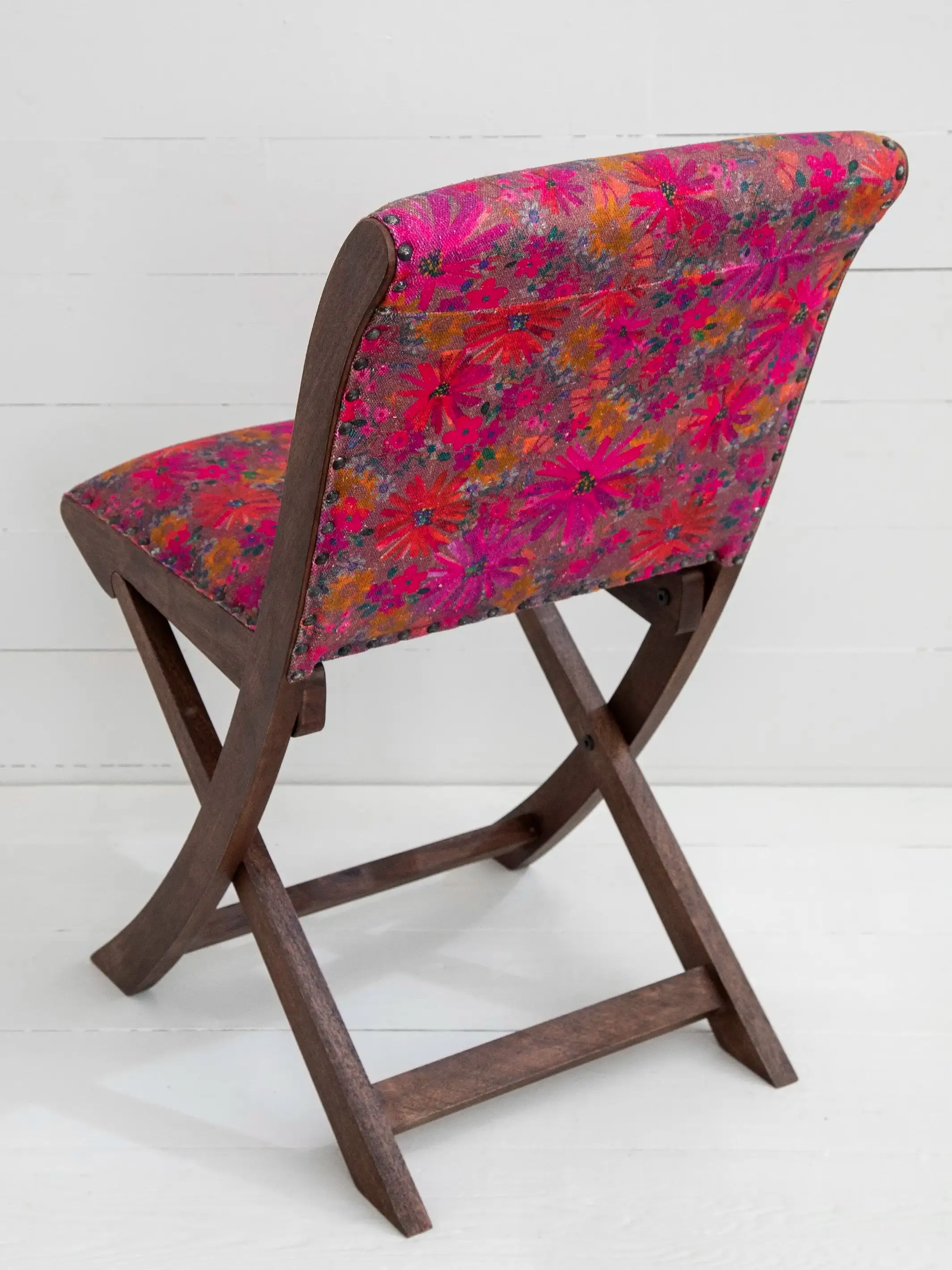 Favorite Anywhere Chair - Charcoal Pink Daisy