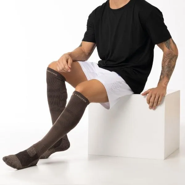 Men's Long Way Mountaineering Brown knee high socks 2-packs